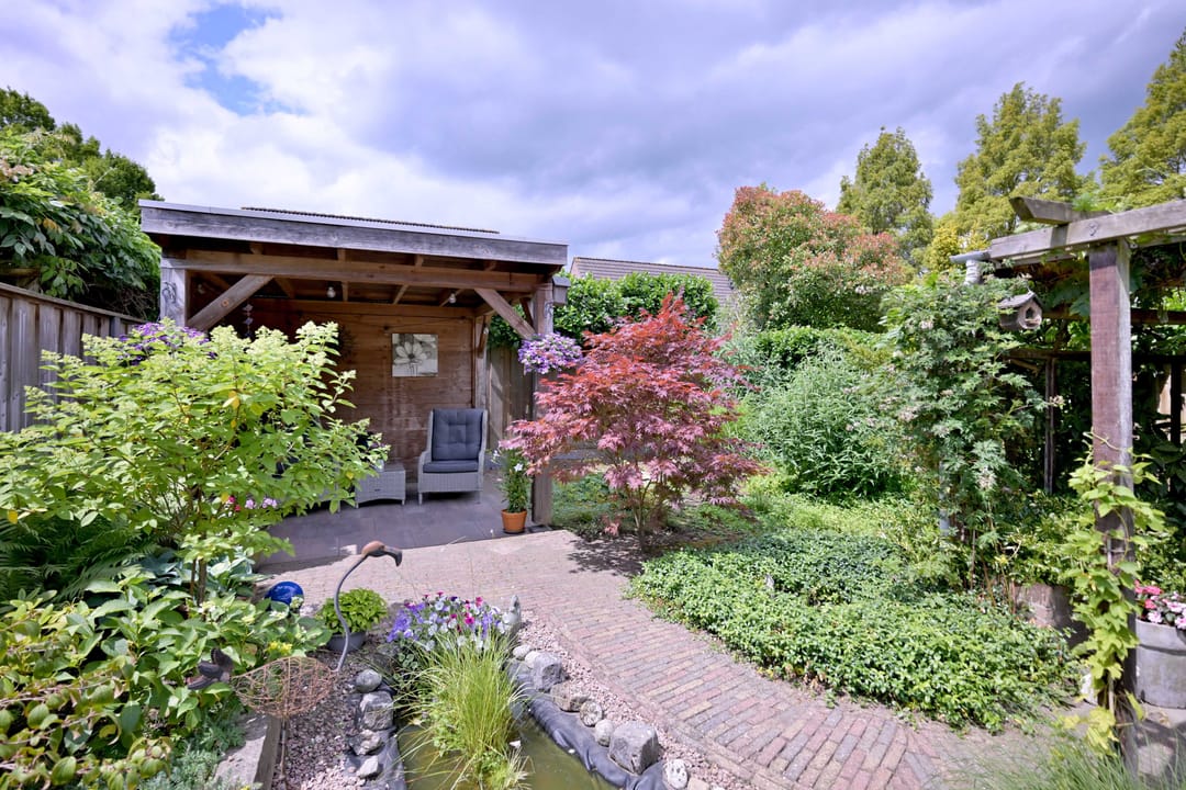 Semi-detached house with beautiful garden and garage in Schalkhaar — 31