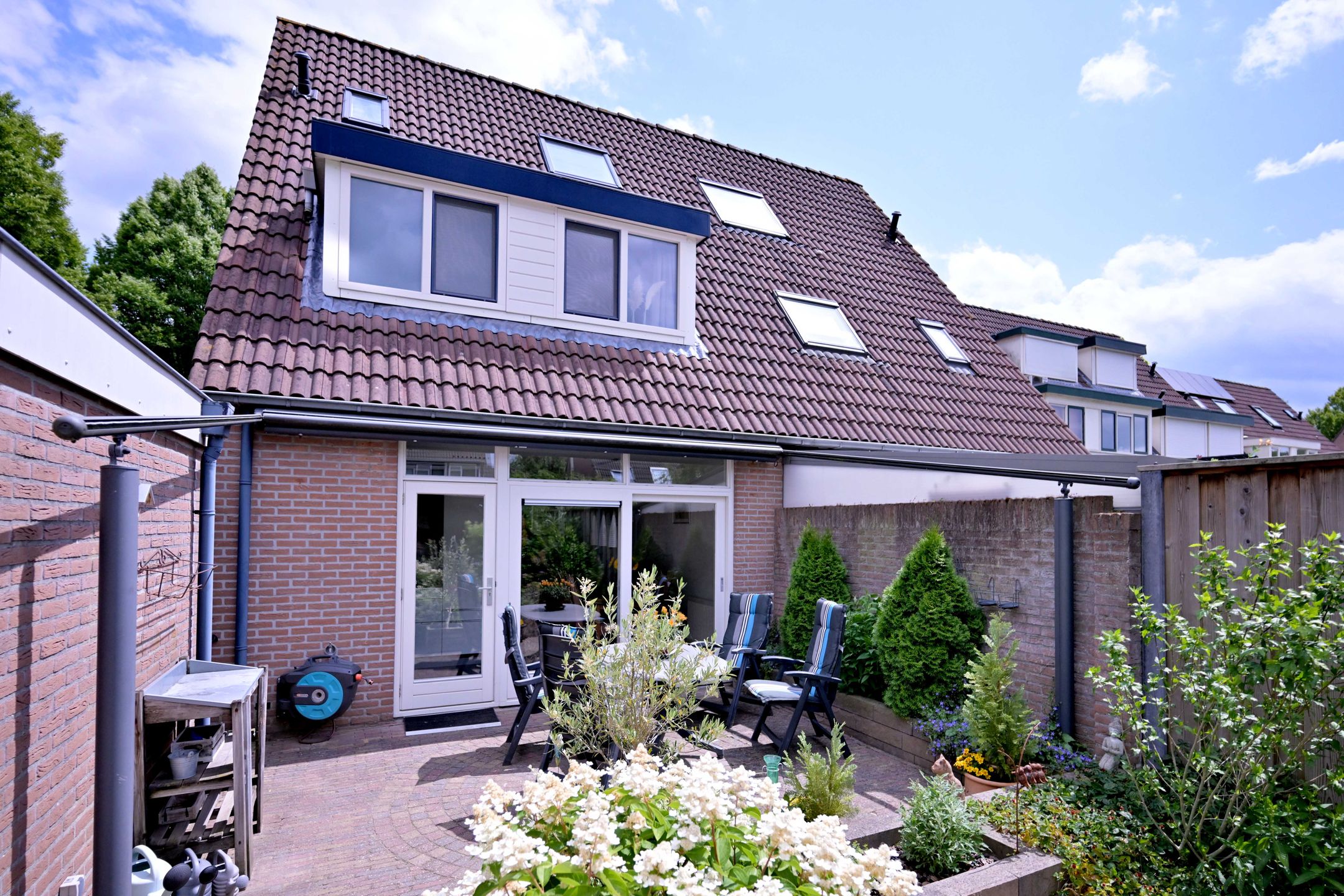 Semi-detached house with beautiful garden and garage in Schalkhaar — 39