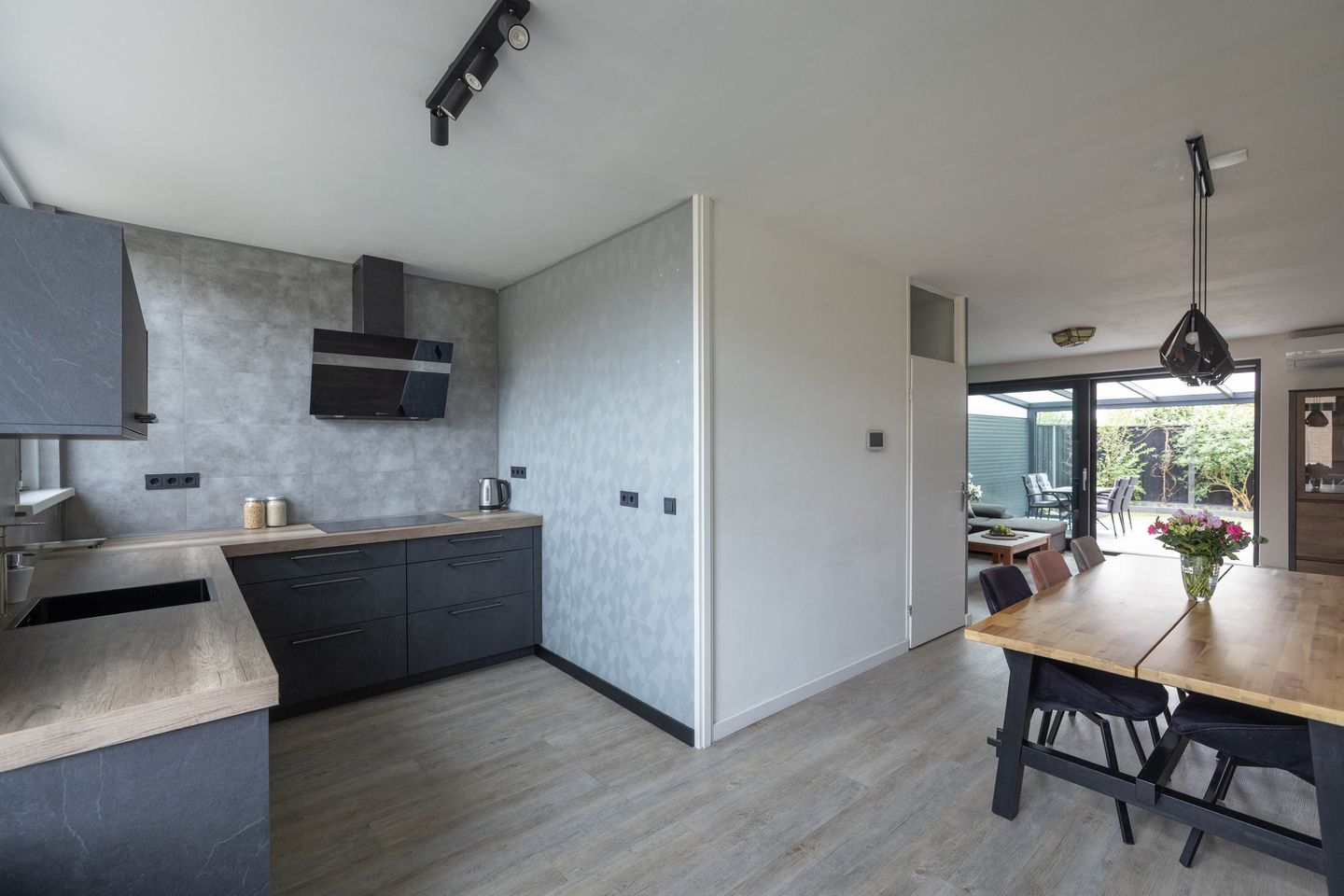 Foto 10 van Robert Stolzstraat 69