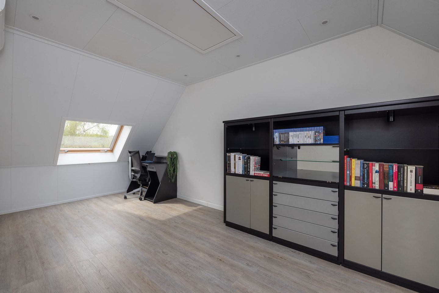 Foto 19 van Robert Stolzstraat 69