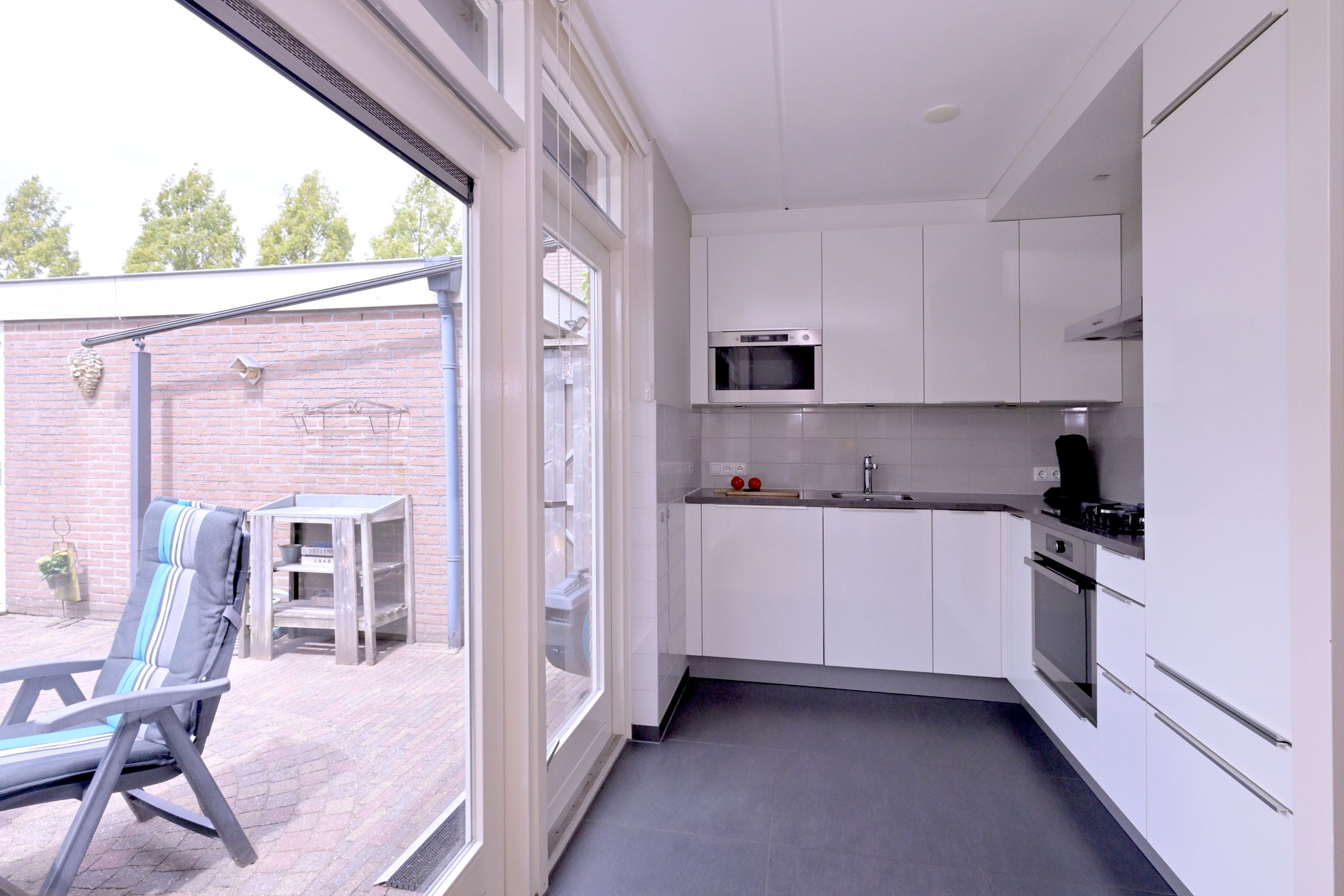 Semi-detached house with beautiful garden and garage in Schalkhaar — 9