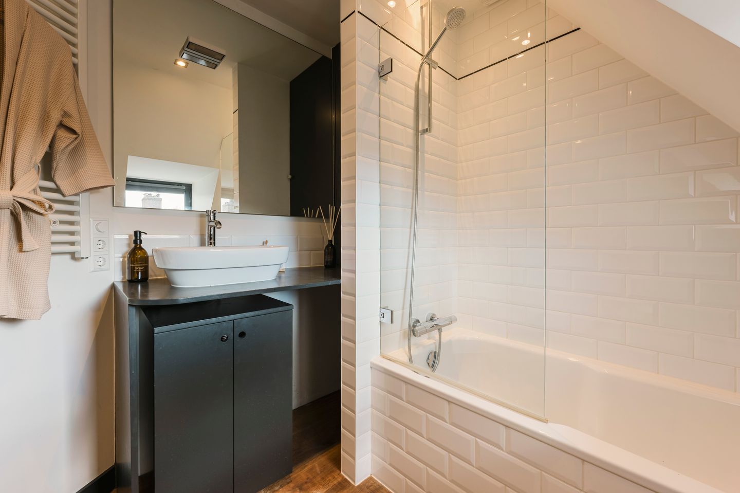 Photo 29 of Woestduinstraat 143-2