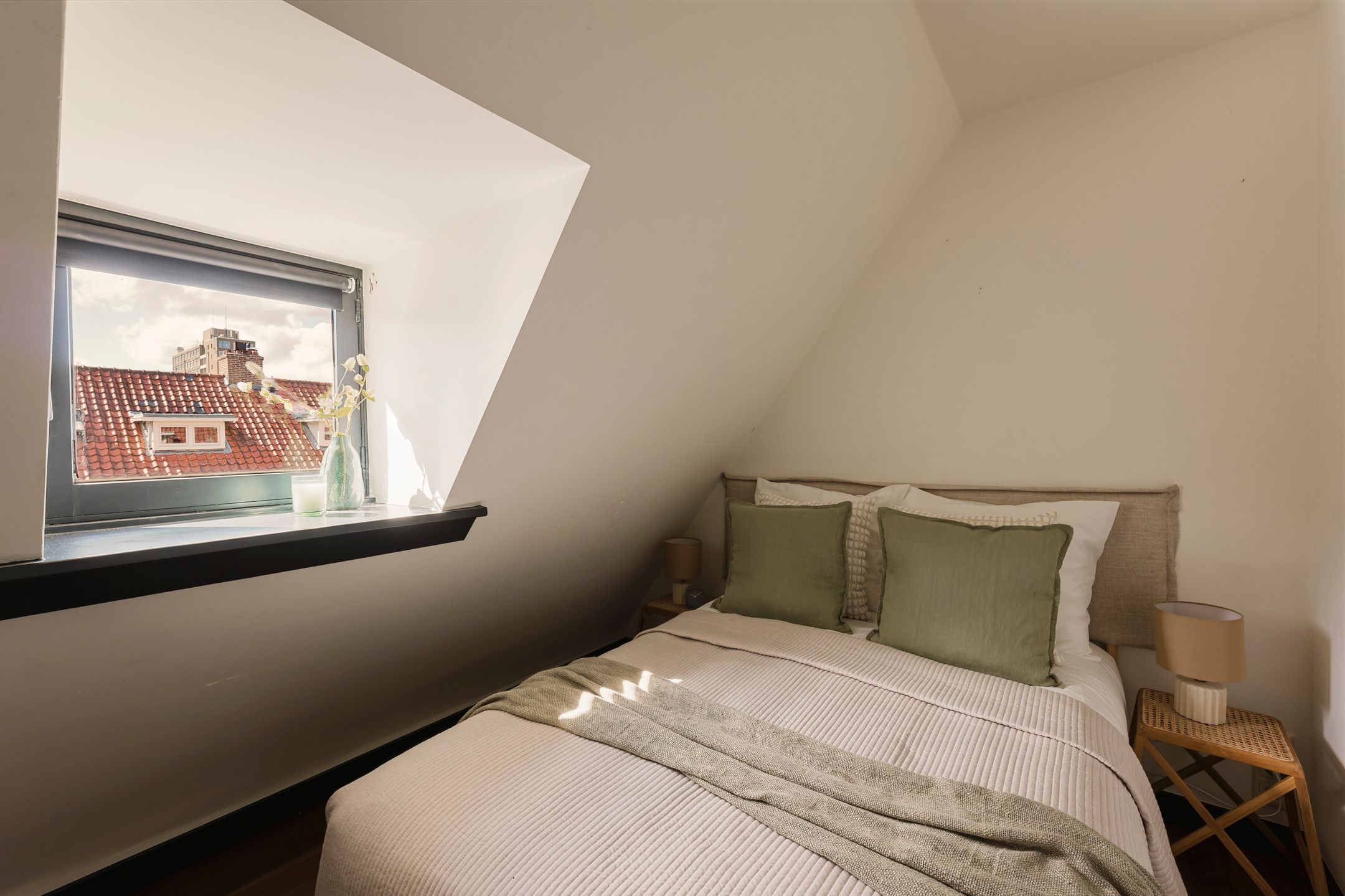 Photo 27 of Woestduinstraat 143-2