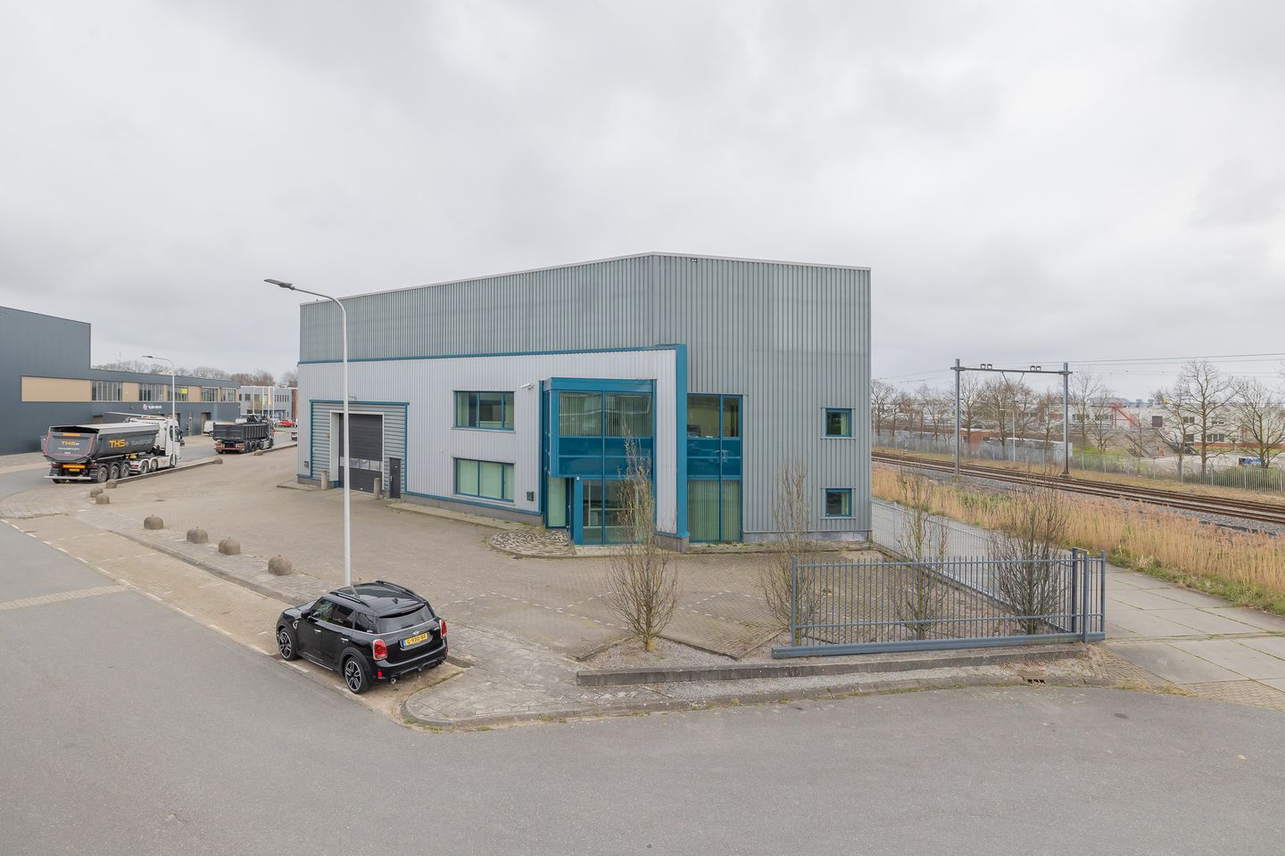 Bekijk foto 2 van Madame Curiestraat 2