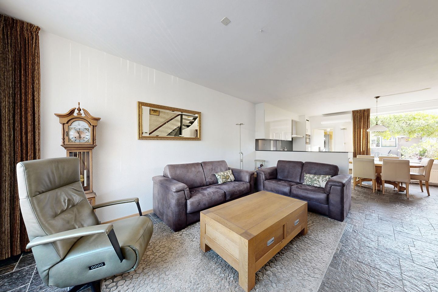 Photo 10 of Van Puttenstraat 12