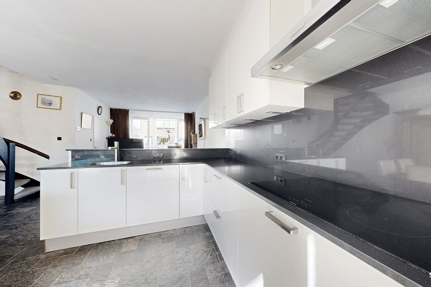 Photo 20 of Van Puttenstraat 12