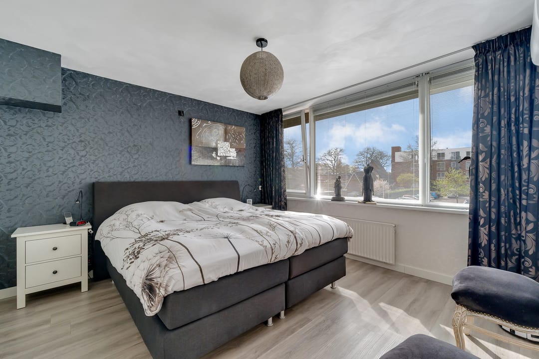 Move-in Ready Corner Home with Garage and Solar Panels in Nijverdal — 13