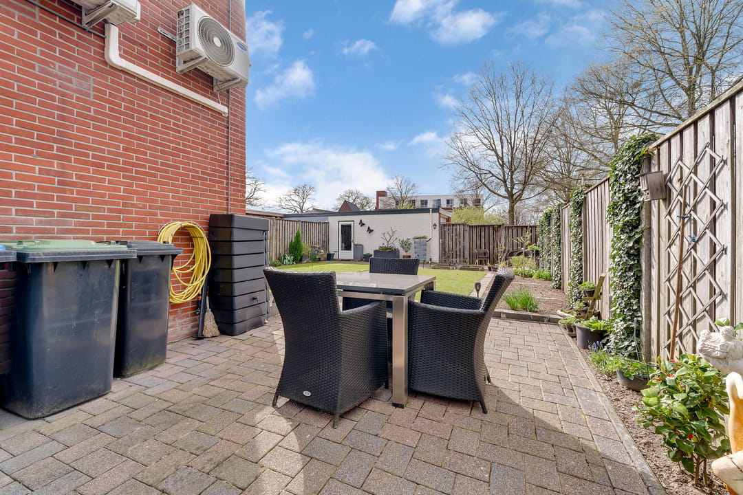 Move-in Ready Corner Home with Garage and Solar Panels in Nijverdal — 26