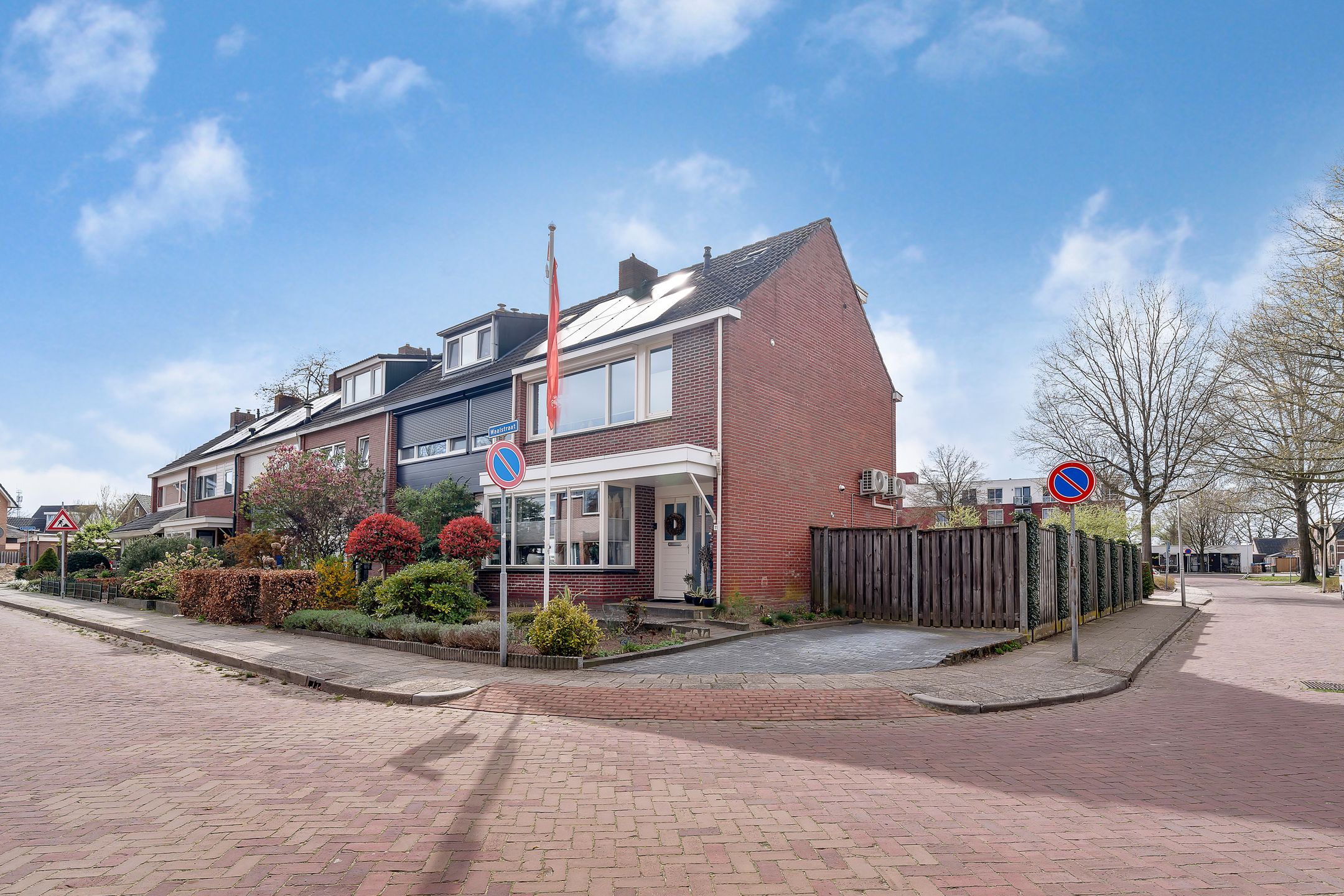 Move-in Ready Corner Home with Garage and Solar Panels in Nijverdal — 30