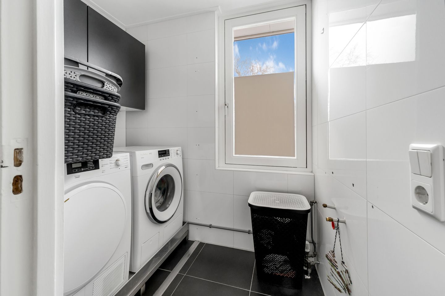 Move-in Ready Corner Home with Garage and Solar Panels in Nijverdal — 19