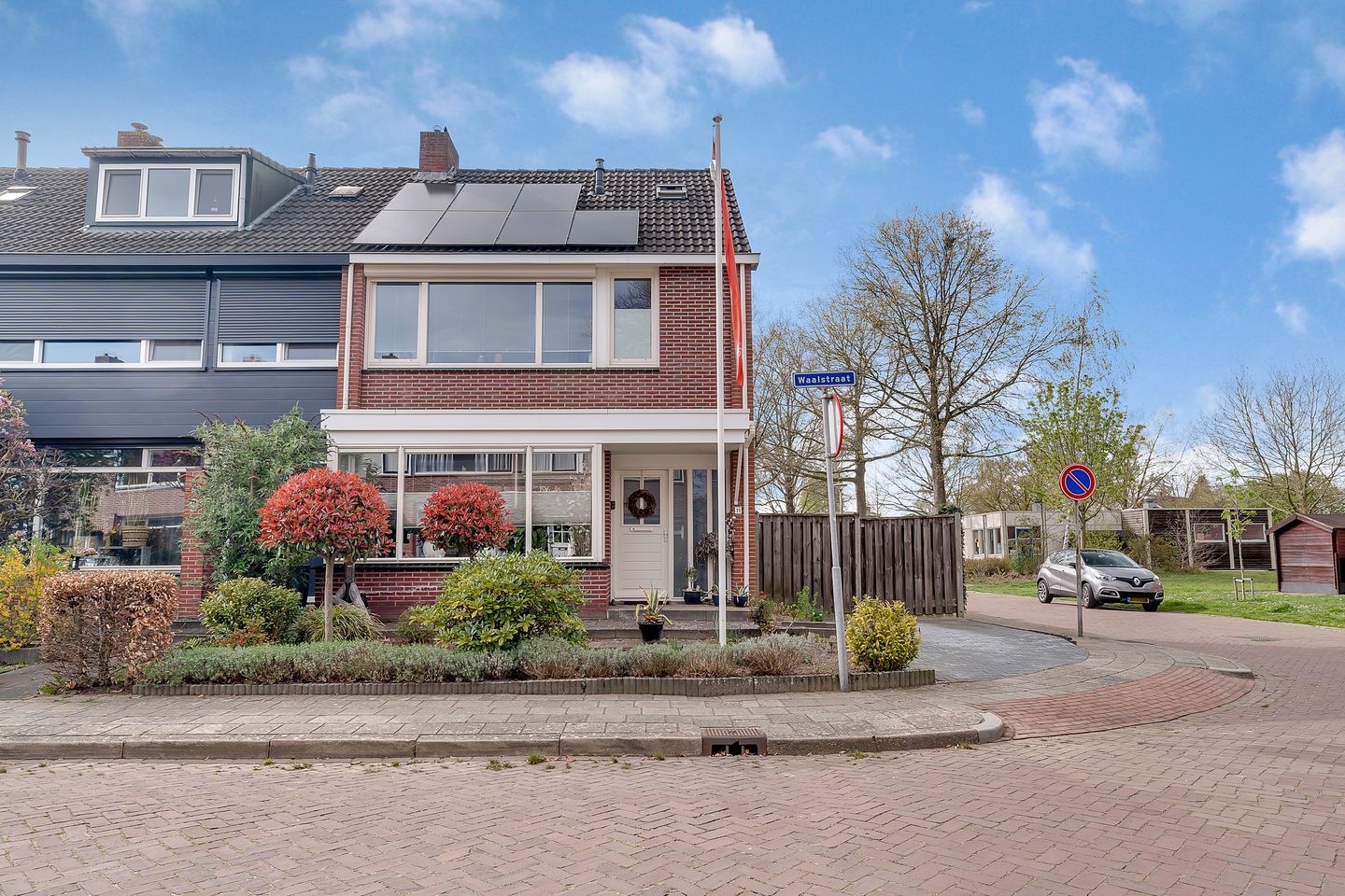 Move-in Ready Corner Home with Garage and Solar Panels in Nijverdal — 29