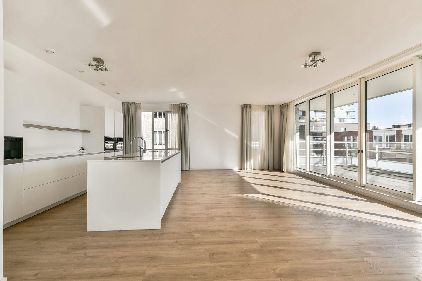 Photo 5 of Peter Schatstraat 97