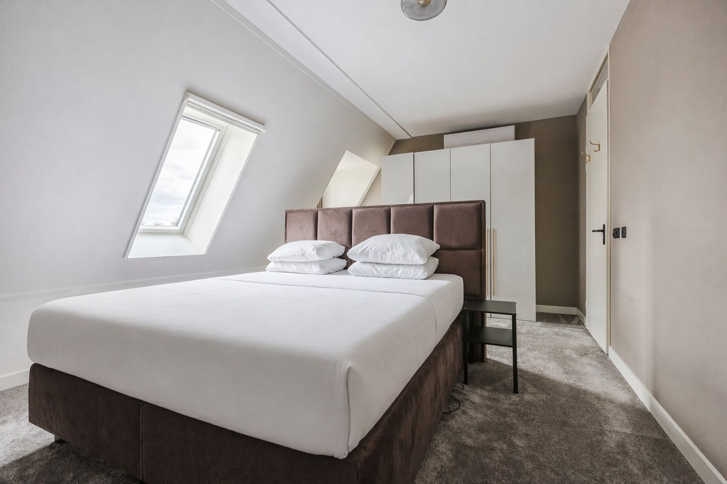 Spacious Move-in Ready Apartment with Two Balconies in the Heart of Reusel — 20