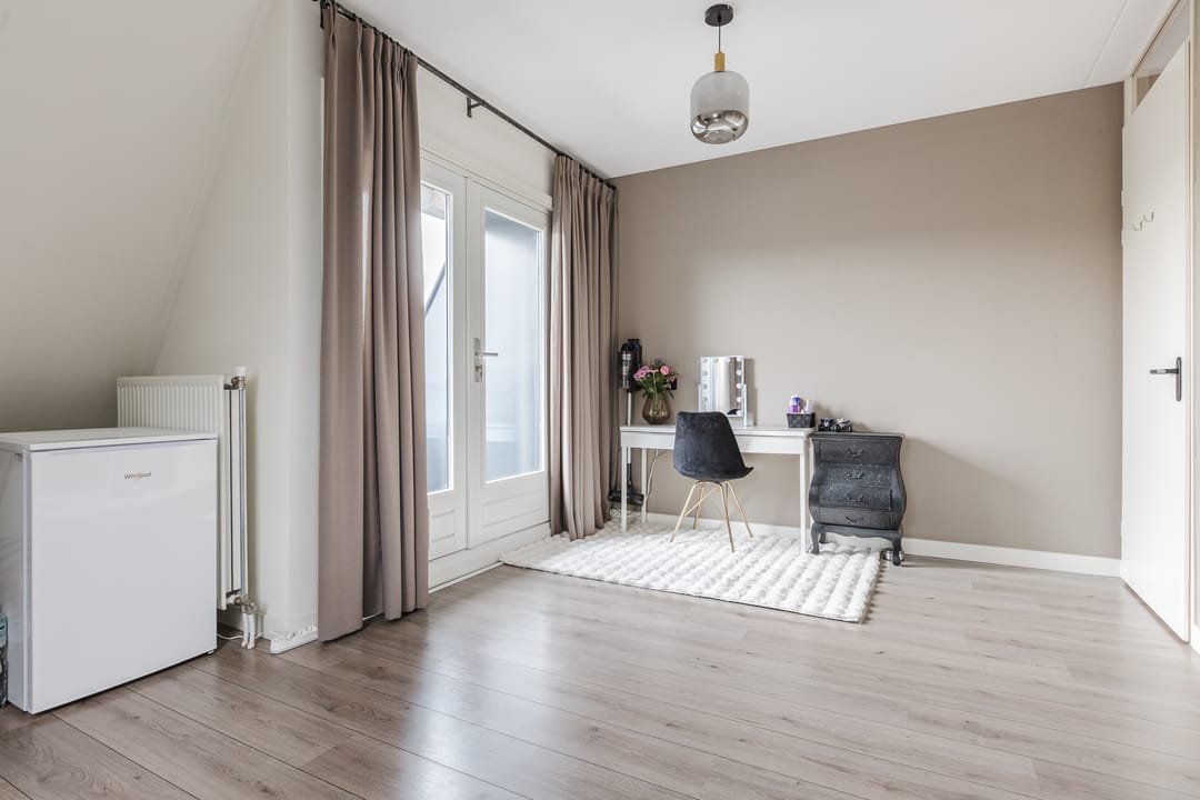 Spacious Move-in Ready Apartment with Two Balconies in the Heart of Reusel — 23