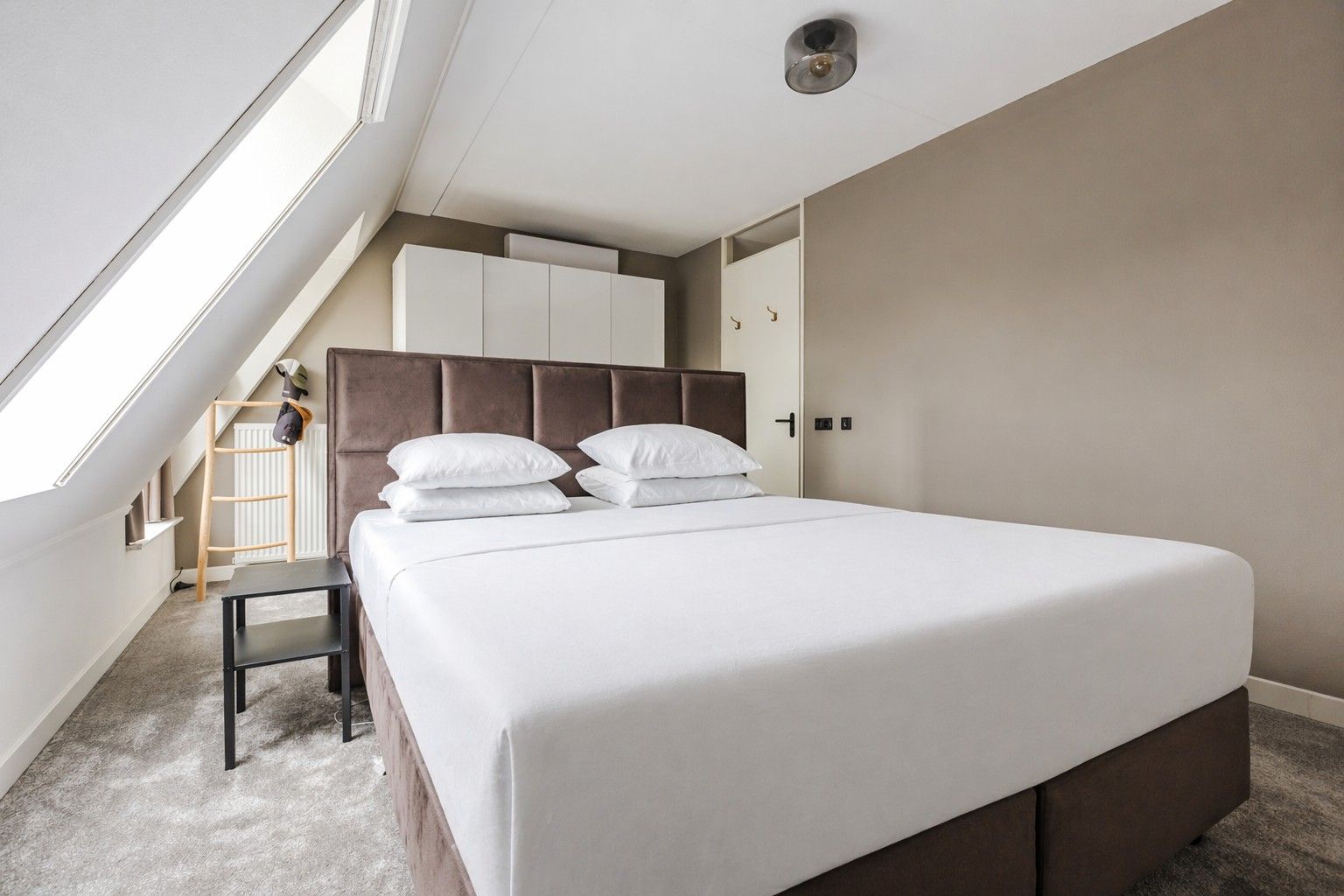 Spacious Move-in Ready Apartment with Two Balconies in the Heart of Reusel — 21