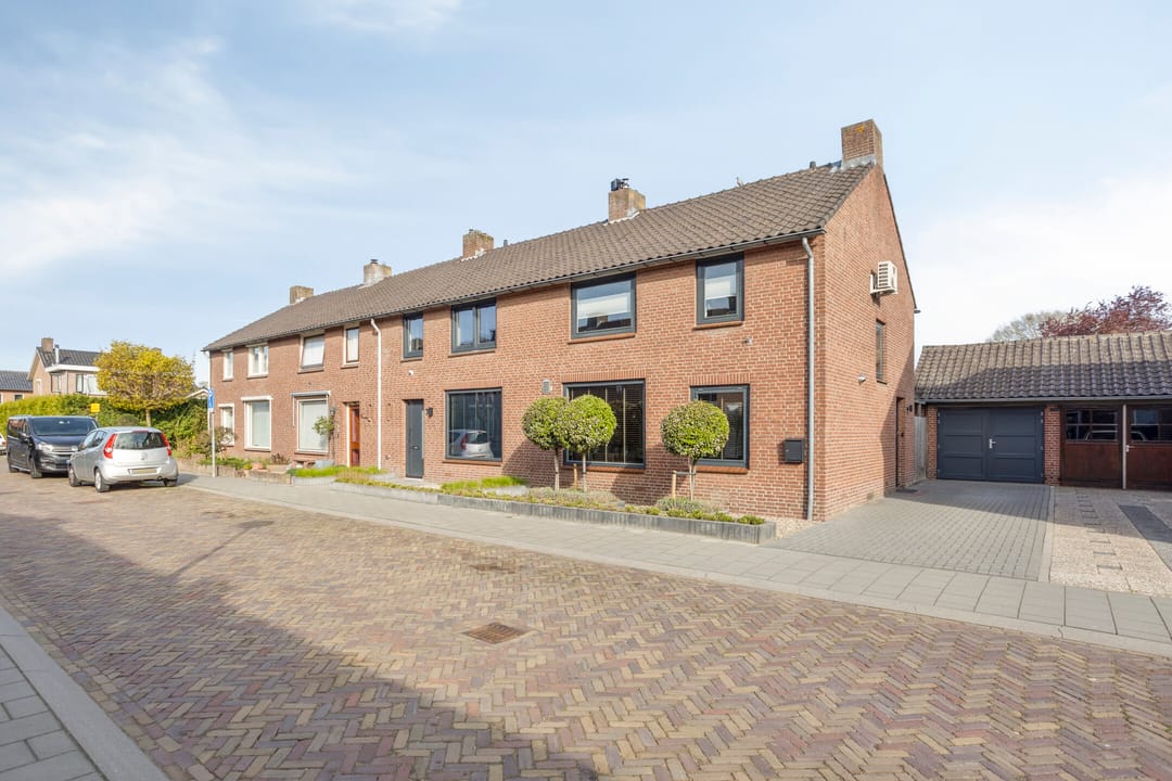 Photo 2 of Margrietstraat 9