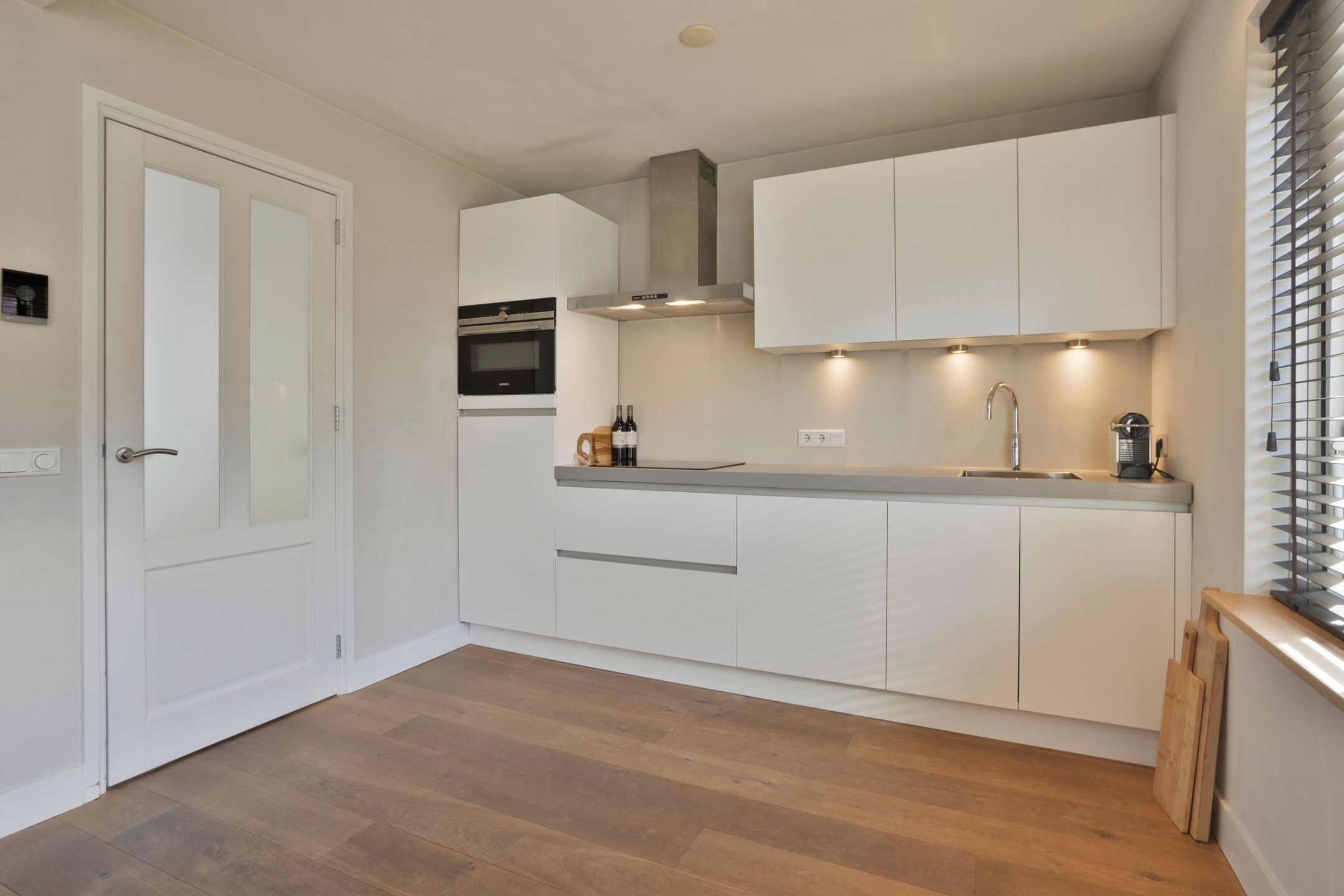 Photo 9 of Margrietstraat 9