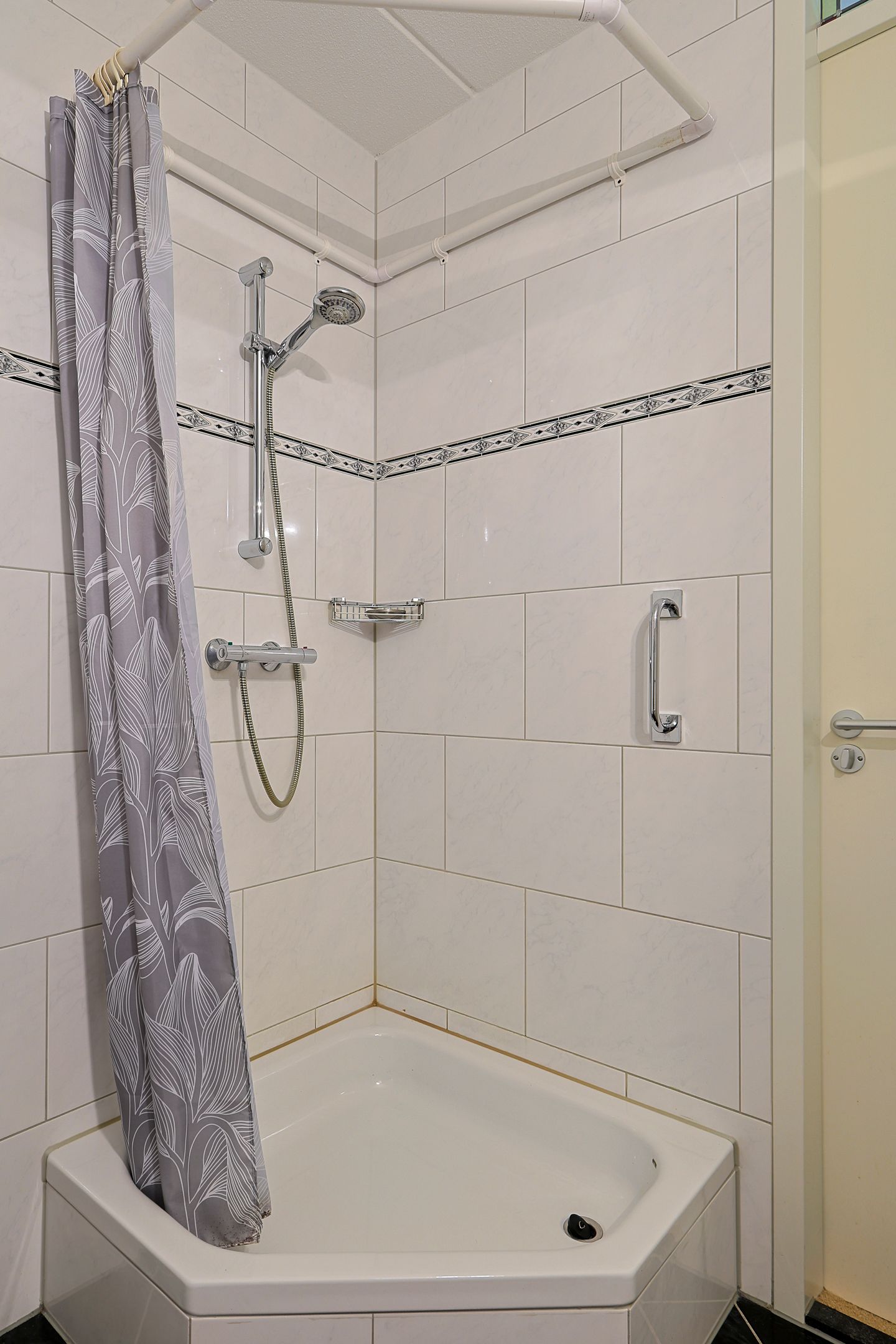 Foto 21 van Rijksweg Zuid 122-4