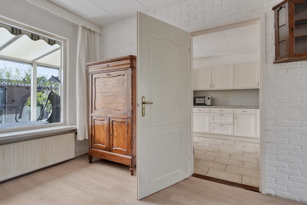 Photo 16 of Huygensstraat 109