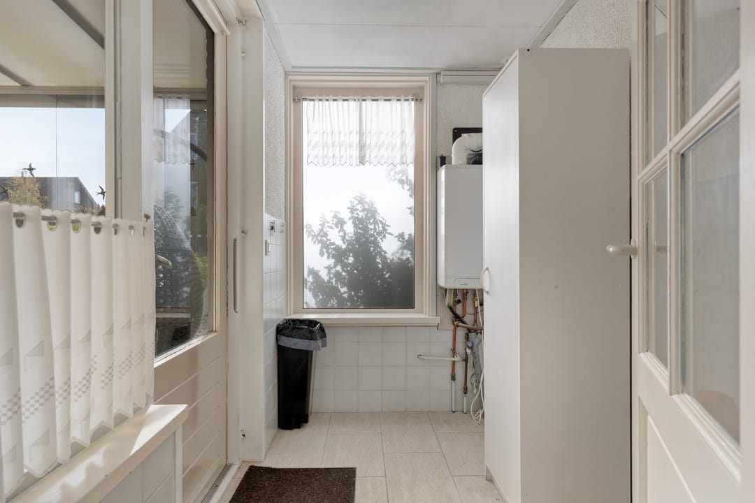 Photo 22 of Huygensstraat 109