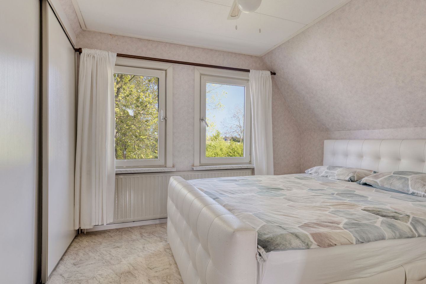 Photo 25 of Huygensstraat 109