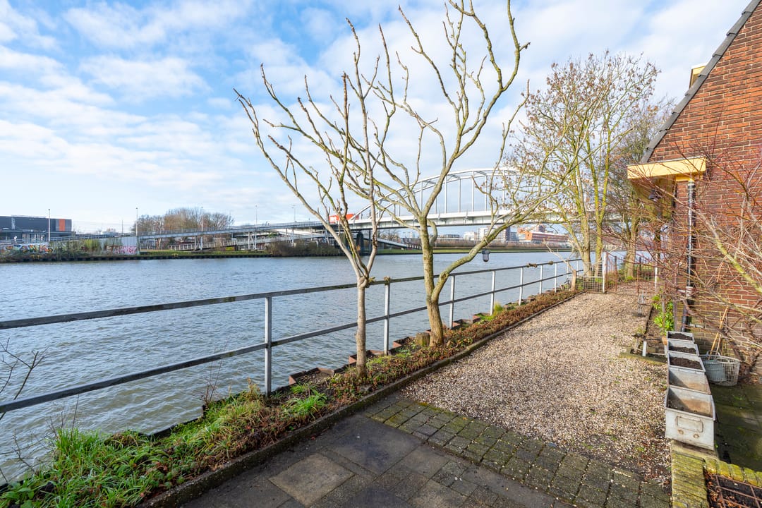 Foto 41 van Oostkanaaldijk 1-B