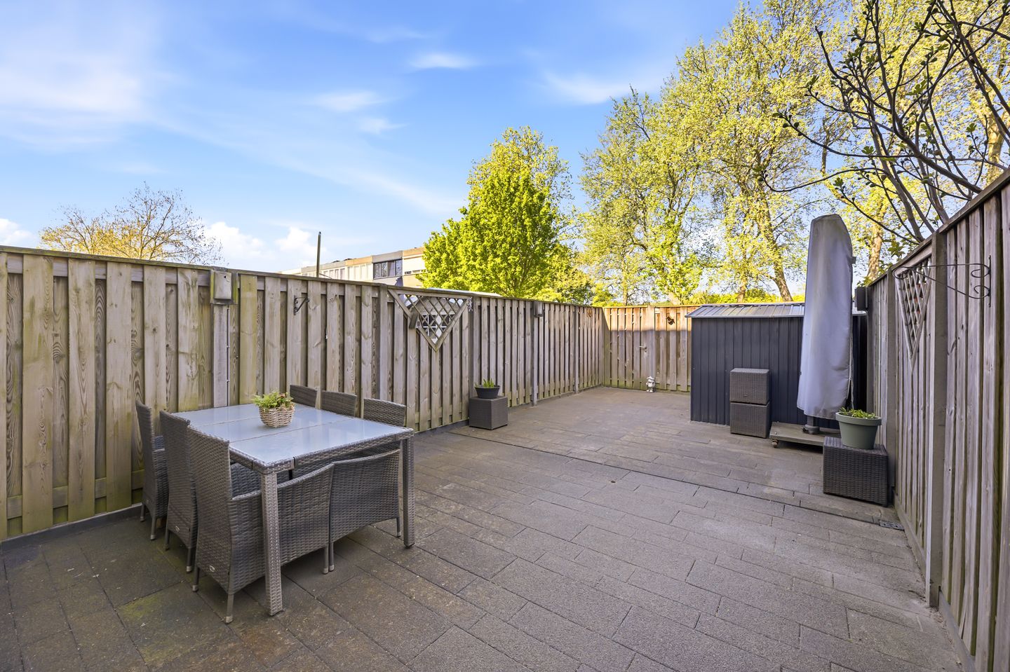 Spacious family home with modern kitchen and garden in Oost-Souburg — 14