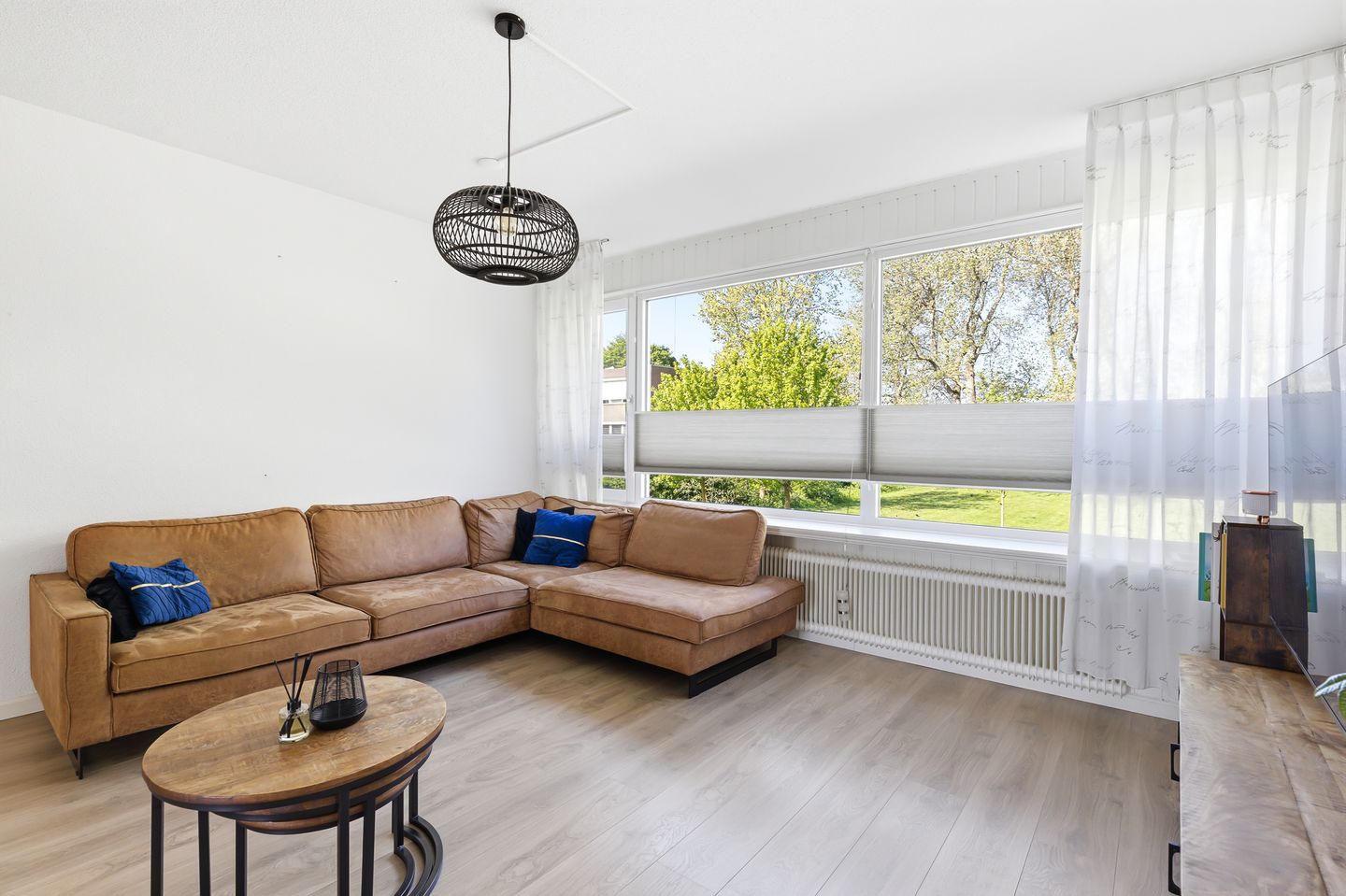 Spacious family home with modern kitchen and garden in Oost-Souburg — 19