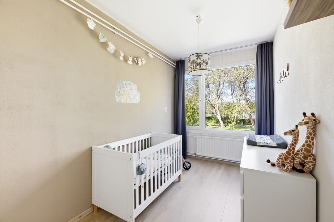 Spacious family home with modern kitchen and garden in Oost-Souburg — 31