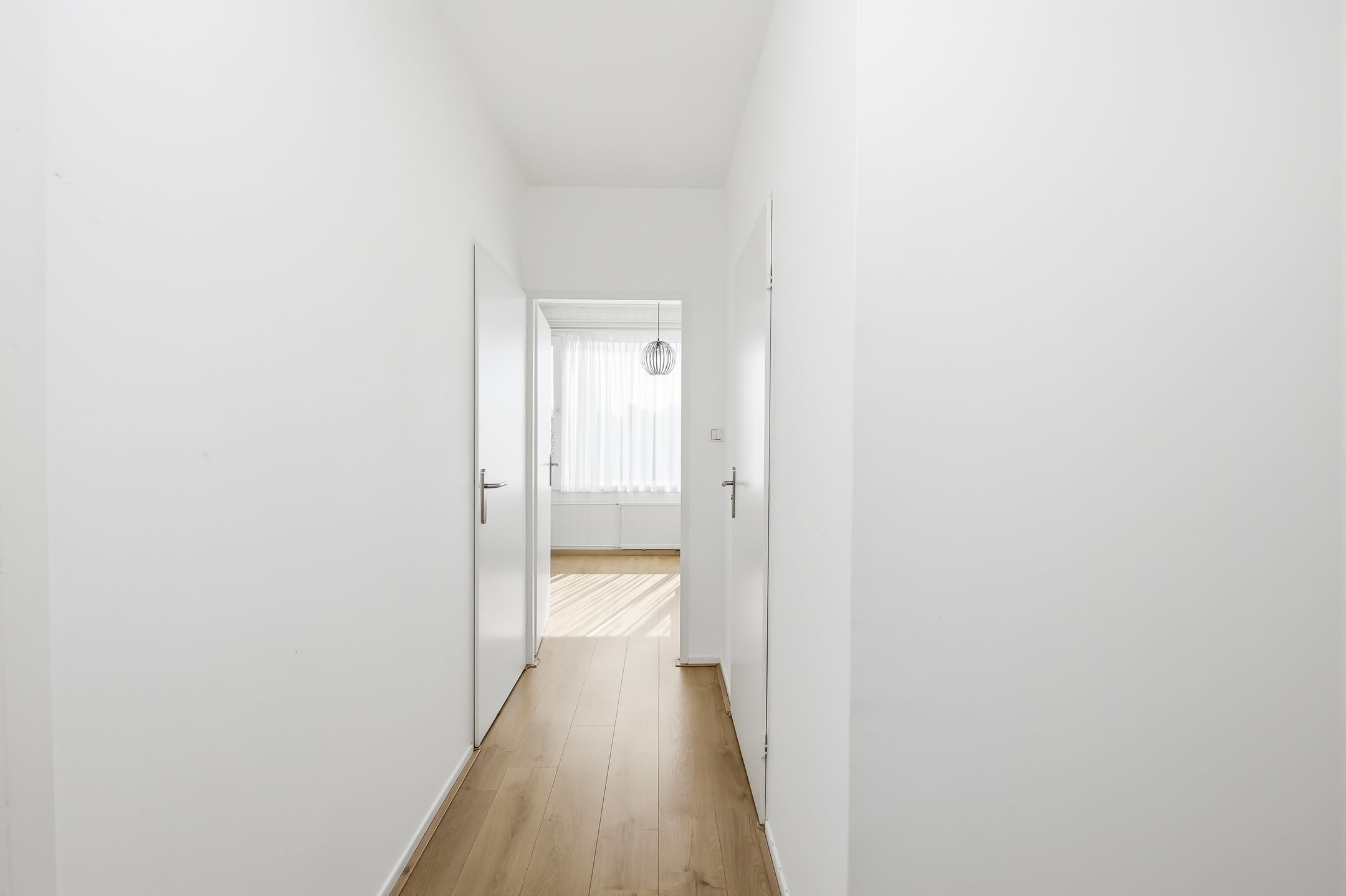 Spacious family home with modern kitchen and garden in Oost-Souburg — 24