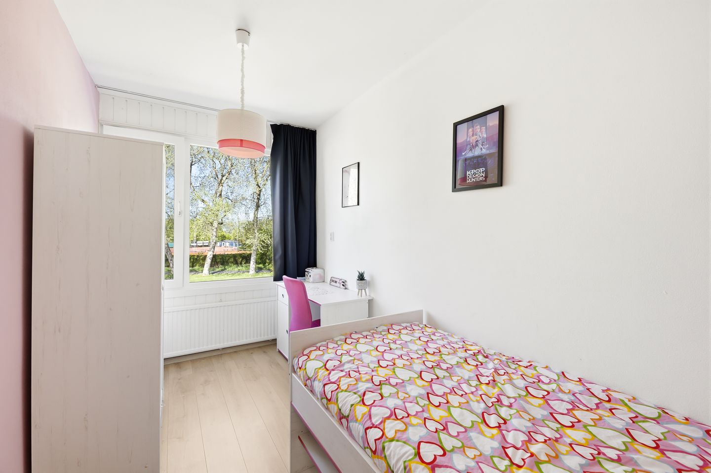 Spacious family home with modern kitchen and garden in Oost-Souburg — 29