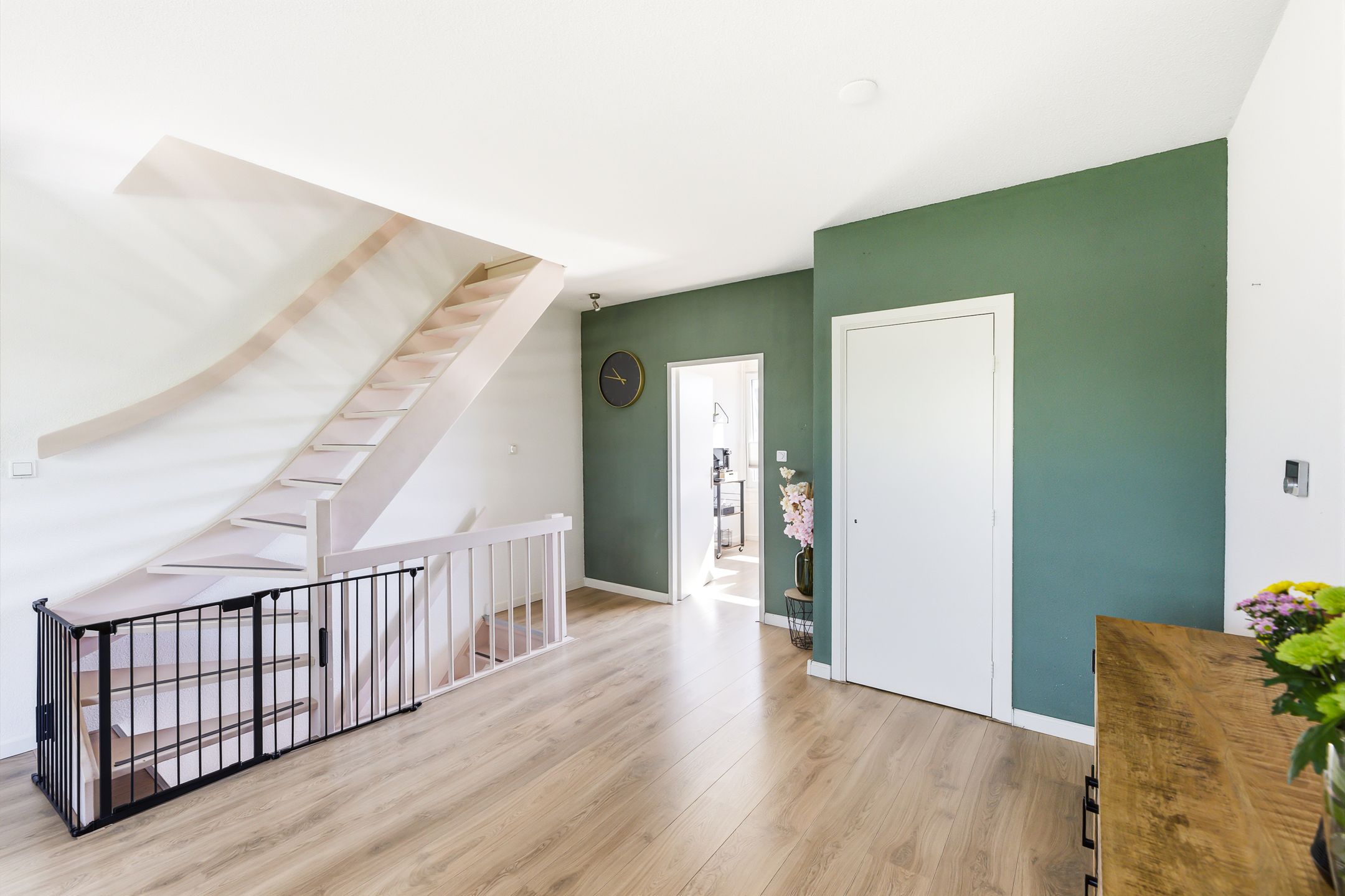 Spacious family home with modern kitchen and garden in Oost-Souburg — 21