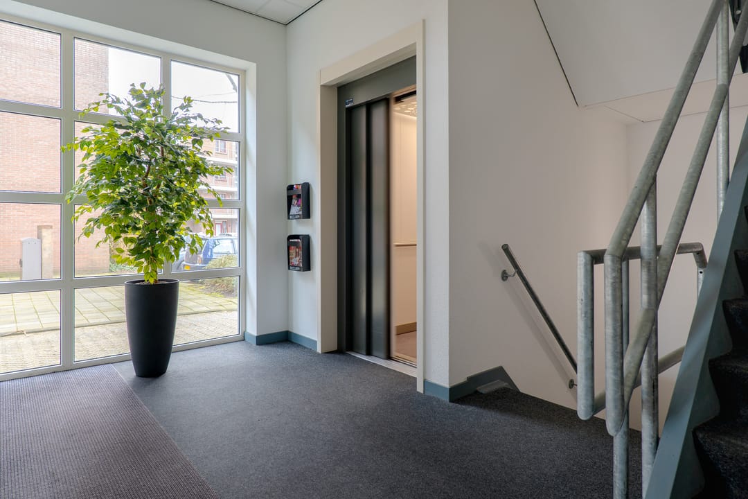 Photo 41 of Wilhelminastraat 8-G