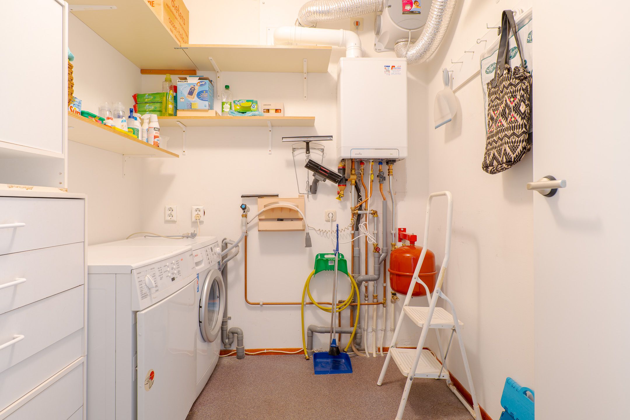 Photo 33 of Wilhelminastraat 8-G