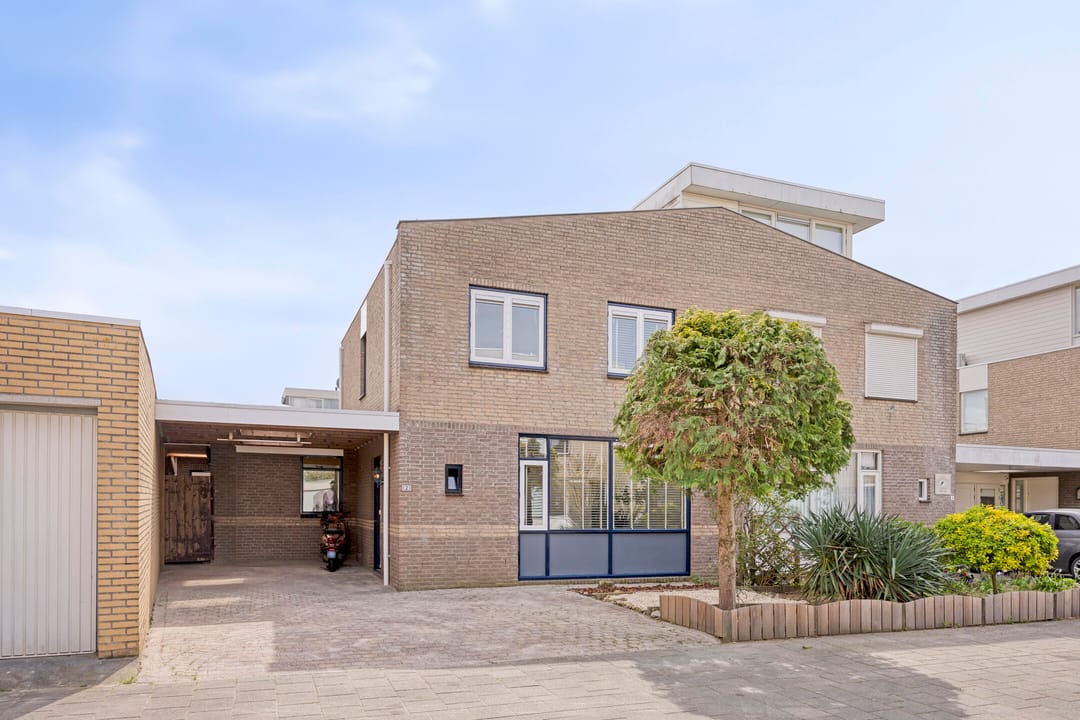 Foto 1 van Luchtenburg 2