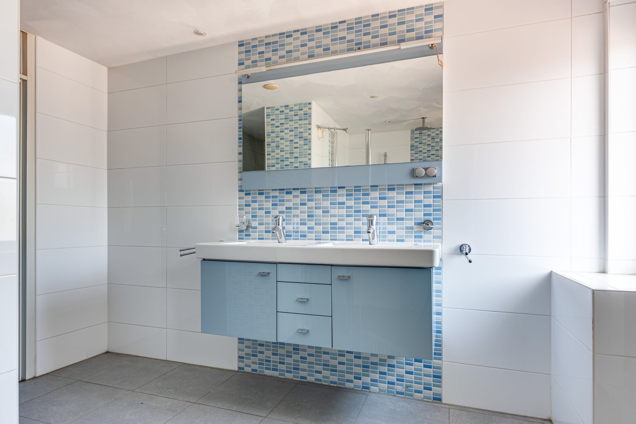 Photo 33 of Galjoen 13 23