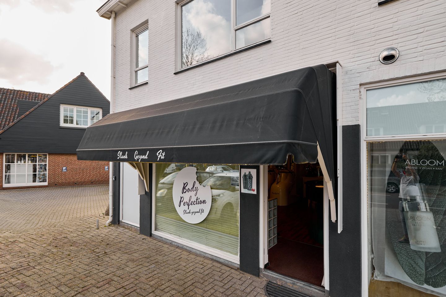 View photo 1 of Koninginnelaan 42-A