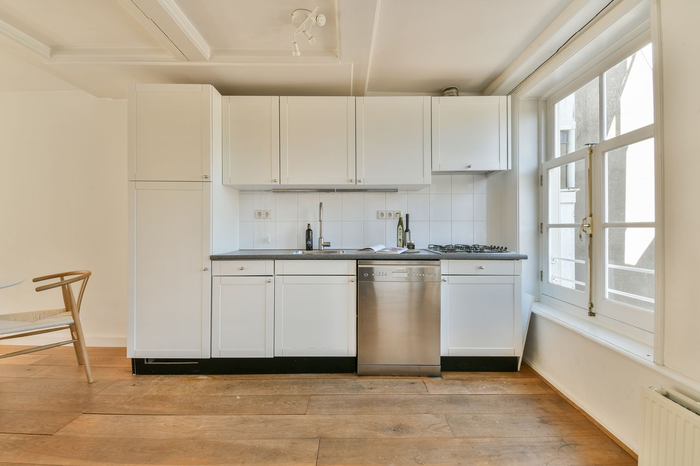 Photo 10 of Prinsenstraat 12-B