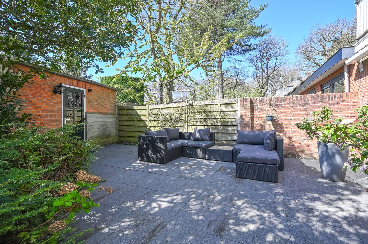 Charming Semi-Detached Villa with Garden and Garage in Santpoort-Zuid — 35