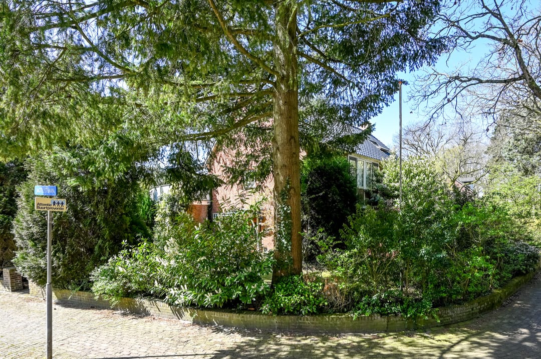 Charming Semi-Detached Villa with Garden and Garage in Santpoort-Zuid — 46