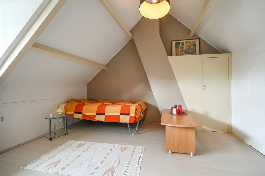 Charming Semi-Detached Villa with Garden and Garage in Santpoort-Zuid — 31