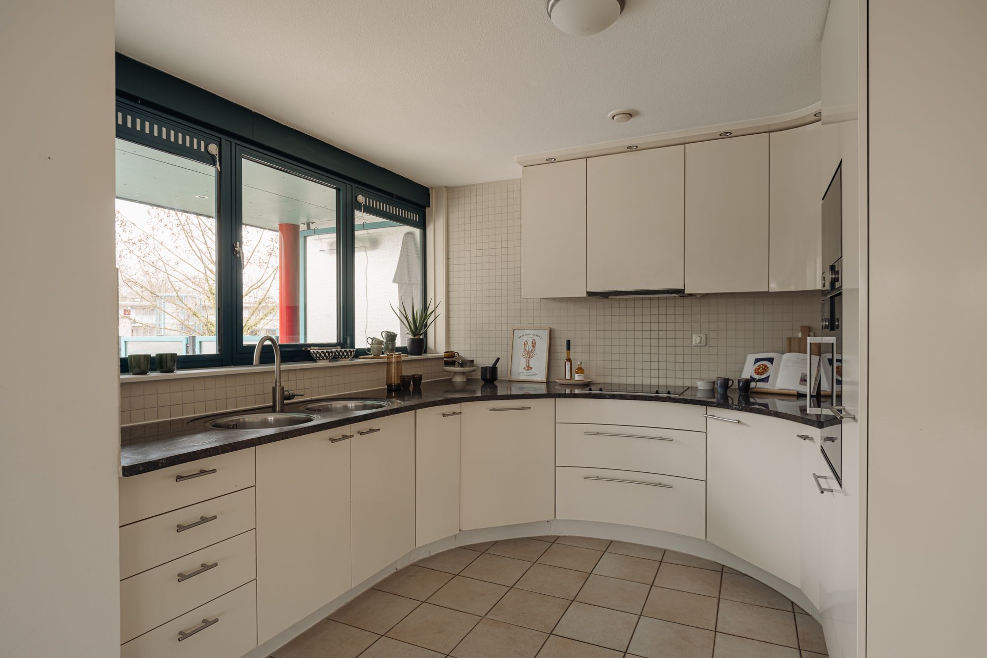 Photo 12 of Hertzstraat 38