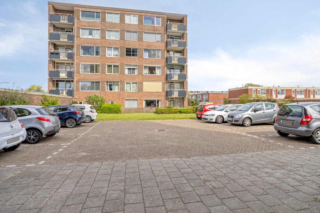 Photo 32 of Eemstraat 47