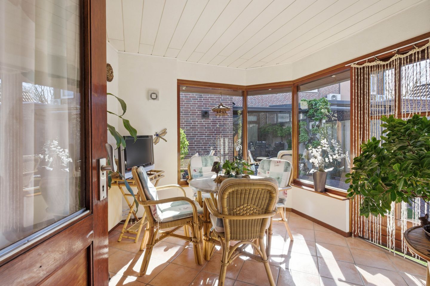 Charming semi-detached house with garden room and garage in Mill-West — 40