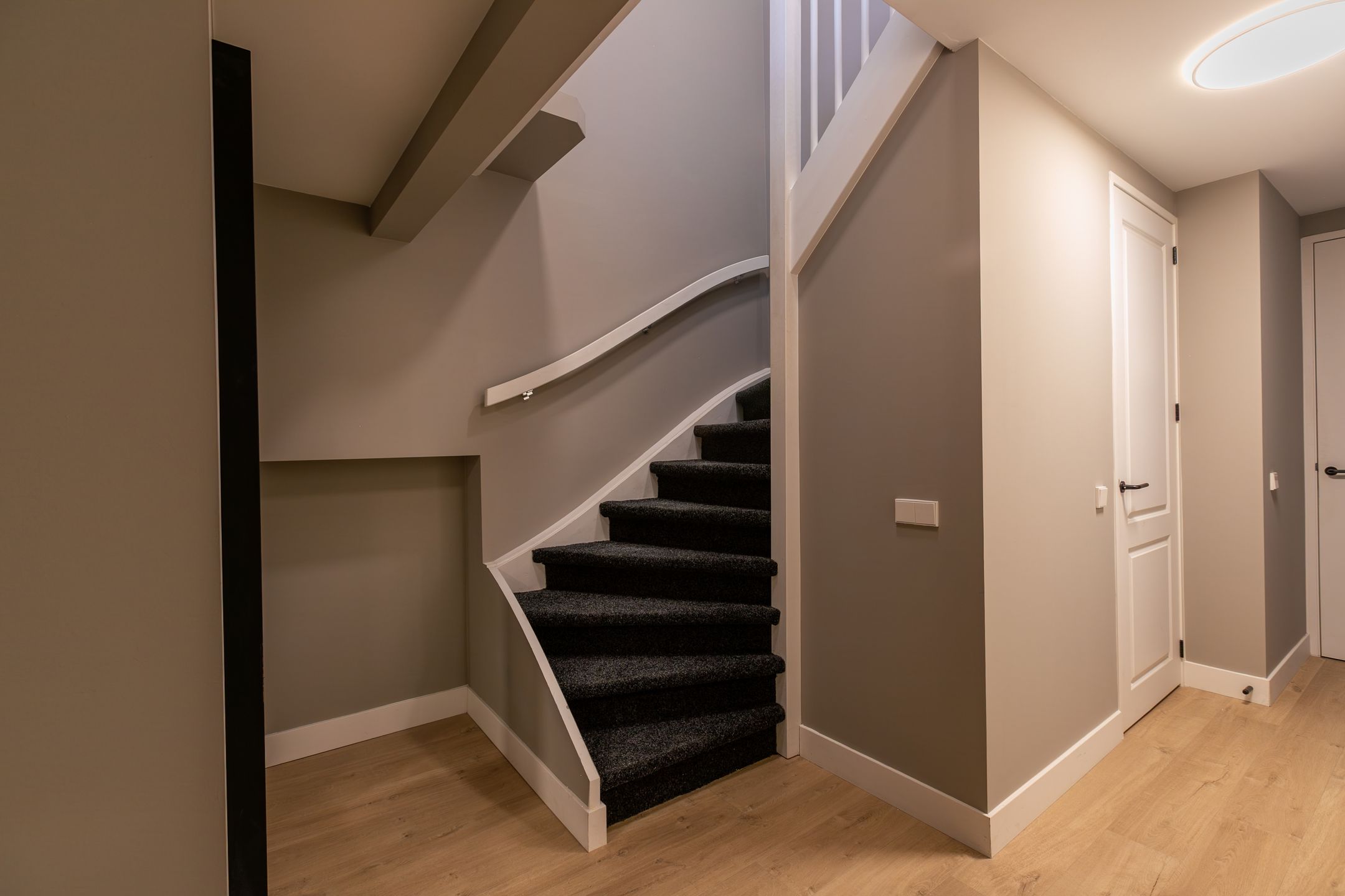Luxurious Ground-Floor Apartment with Large Garden in Popular Blijdorp — 18