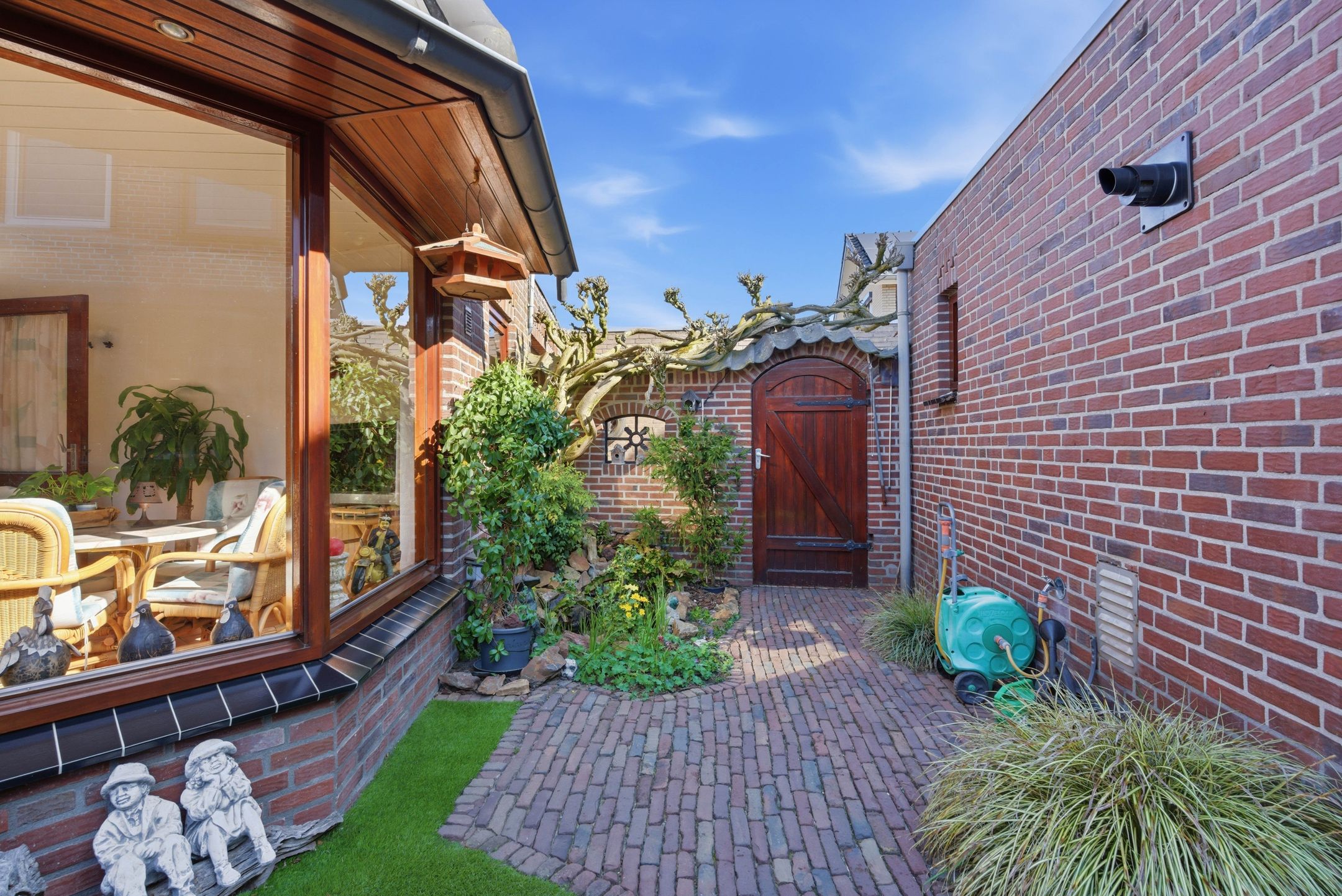 Charming semi-detached house with garden room and garage in Mill-West — 42