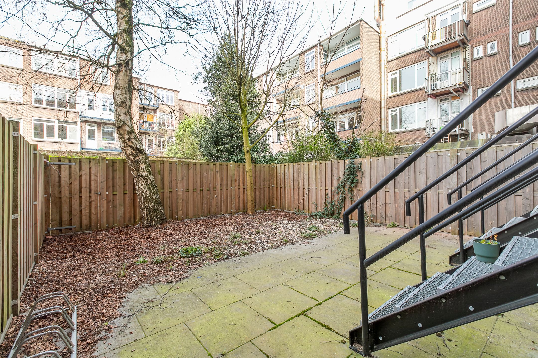 Luxurious Ground-Floor Apartment with Large Garden in Popular Blijdorp — 39