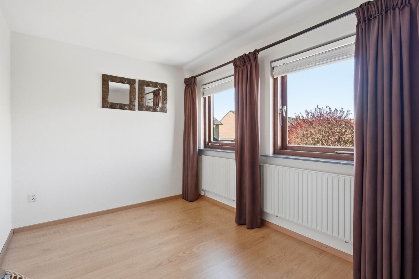 Charming semi-detached house with garden room and garage in Mill-West — 25