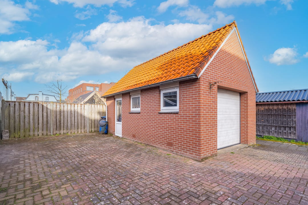 Photo 22 of Zonnebloemstraat 57