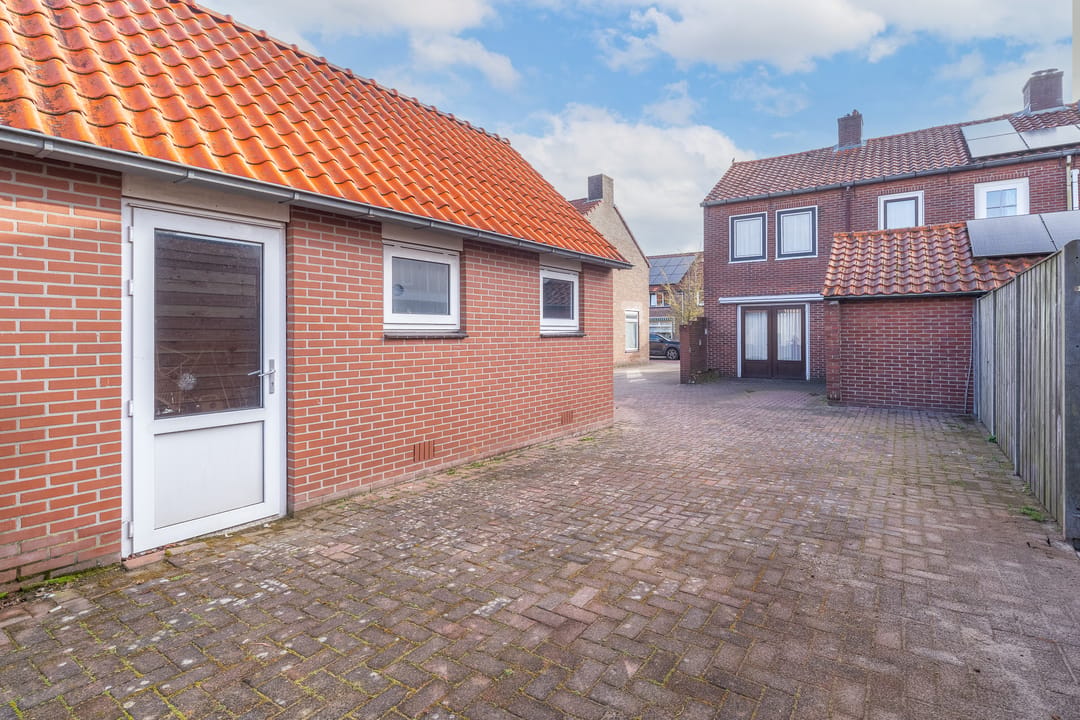 Photo 2 of Zonnebloemstraat 57
